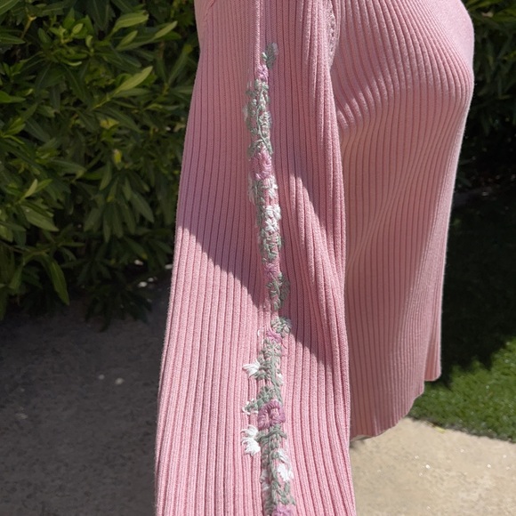 Sweater - Picture 2 of 4